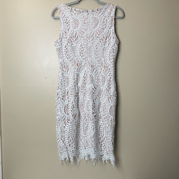 Ivanka Trump White Floral Lace Cocktail Dress with Pink Lining, Size 4 - Picture 4 of 11